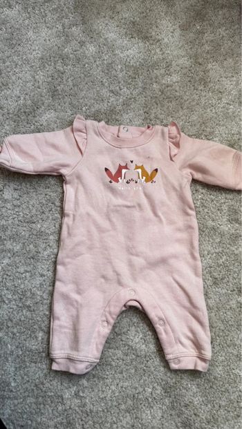 Pyjama sans pieds Gémo – 1 mois – rose coton chaud