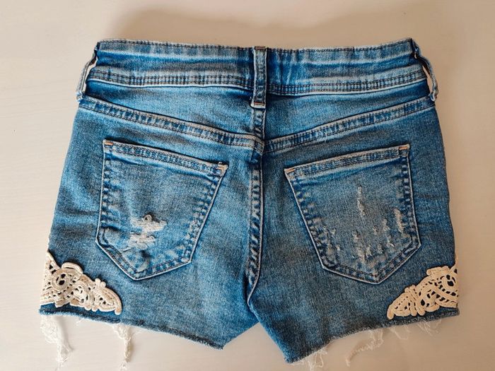 Short en jean H&M 8/9 ans - photo numéro 3