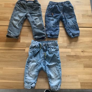 Lot 3 jeans 12 mois