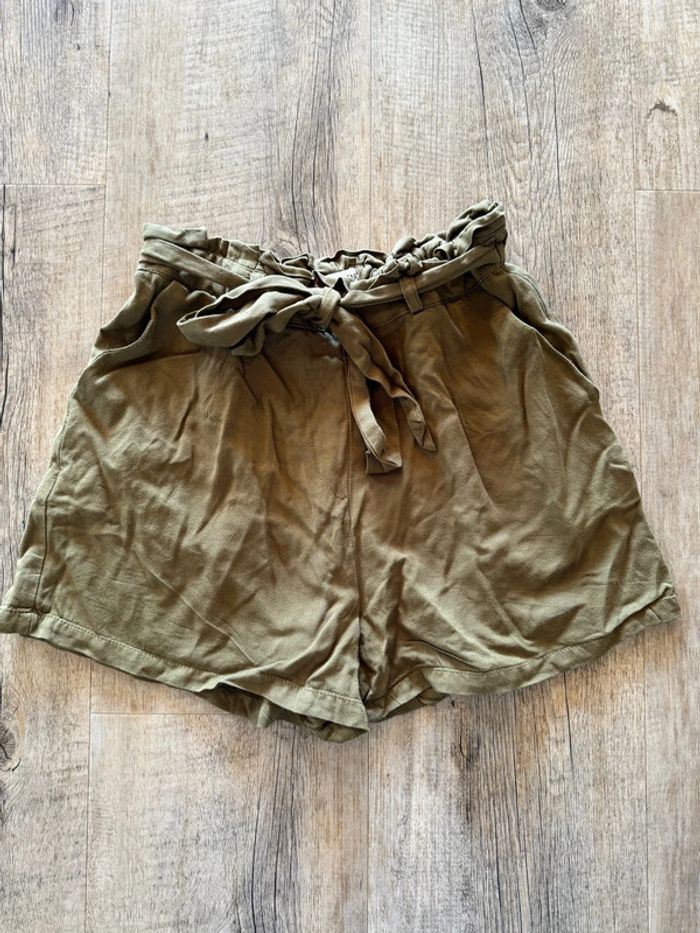 Short kaki