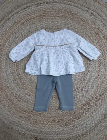 Tenue blouse à motif et tregging 3 mois