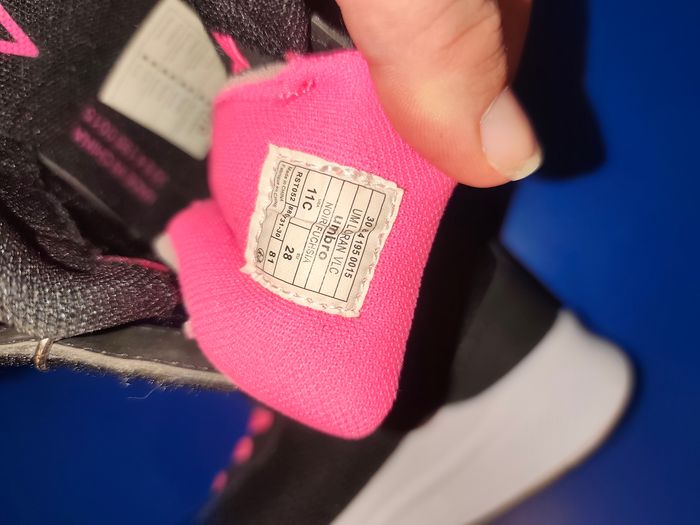 Basket fille umbro pointure 28 - photo numéro 3