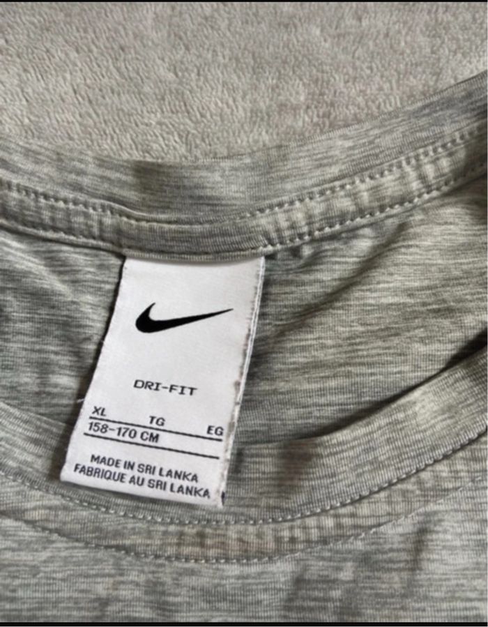 T shirt tennis Nike 14 ans - photo numéro 5