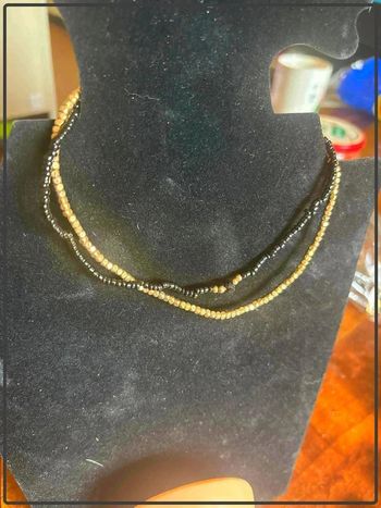 Lot deux colliers de perles