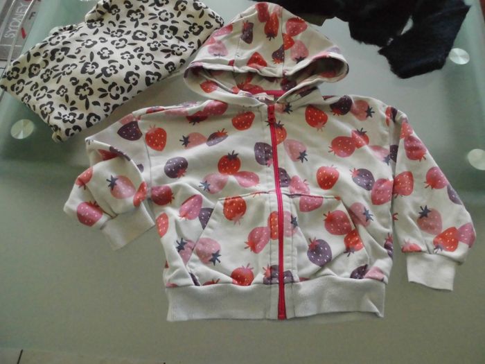 Lot de 6 vêtements fille 4ans Catimini, Puma, etc... - photo numéro 5