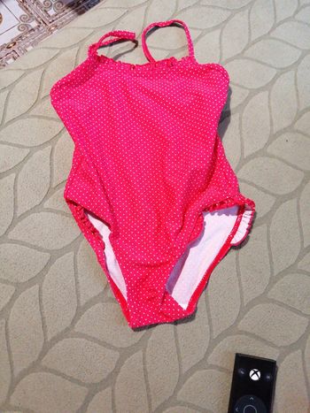 Maillot de bain une pièce pois rouges,