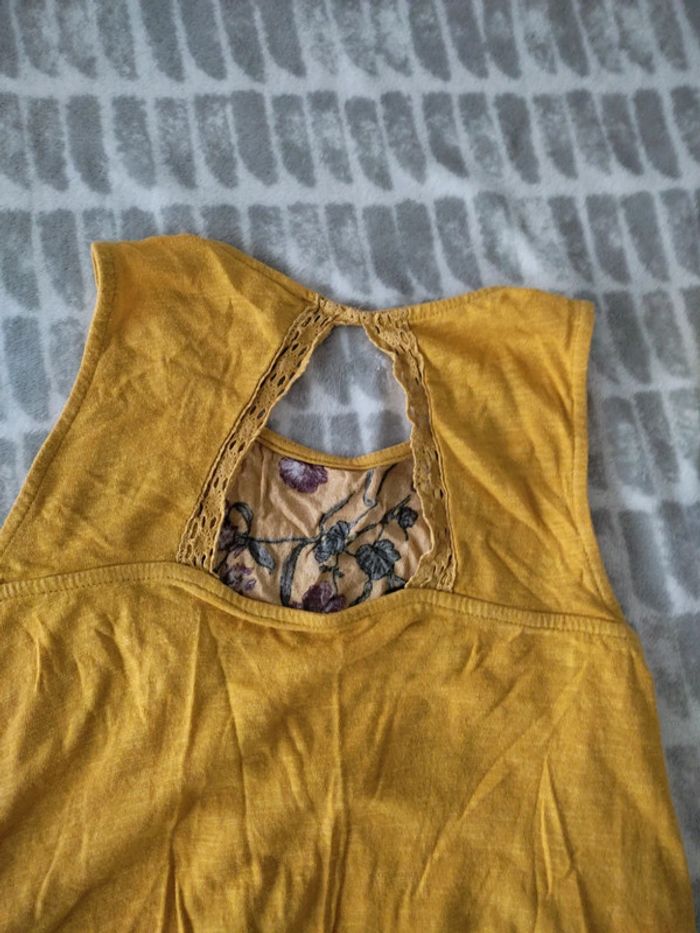 Débardeur jaune a fleurs stradivarius taille M 38 - photo numéro 3