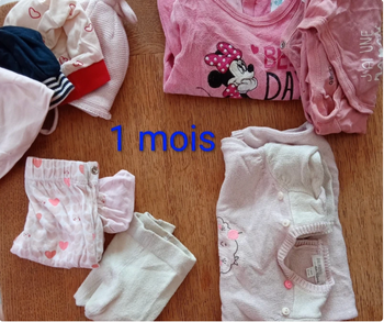 fille 1 mois