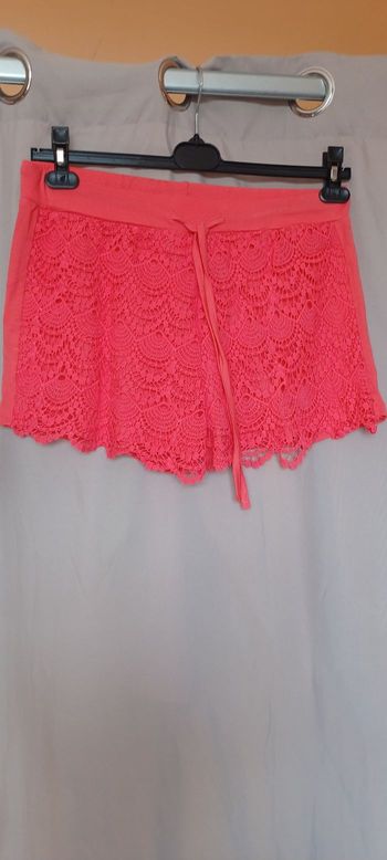 Très joli short femme T U 
