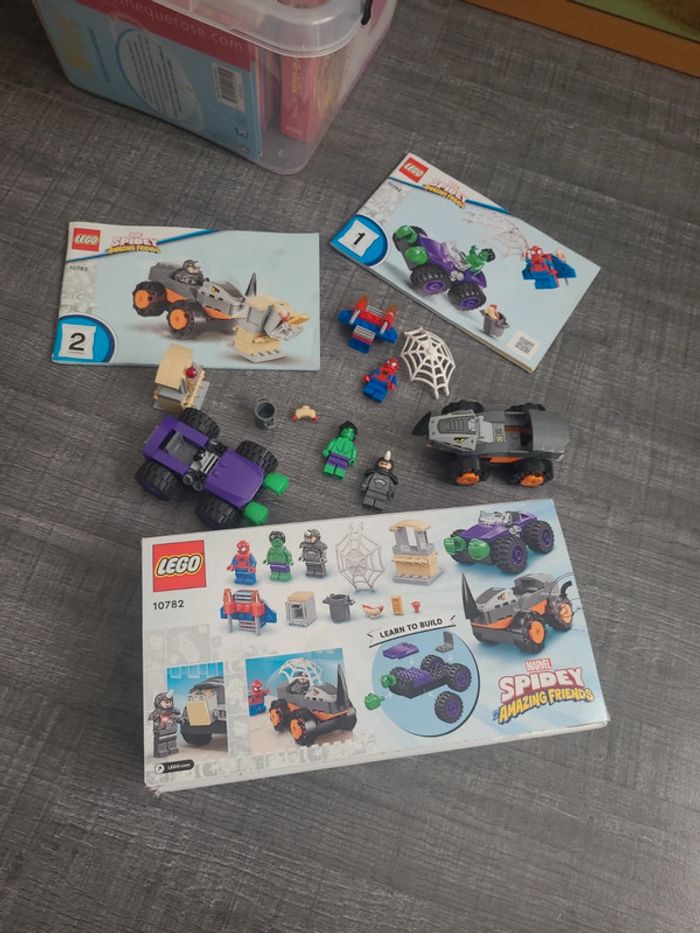 Lego spidey et ses amis