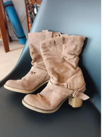 Bottines suédine beige 37