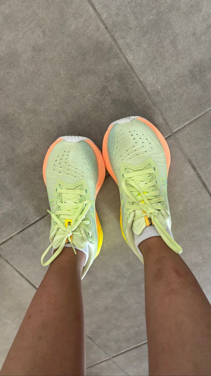 ASICS Novablast 4 Célébration of Sport - photo numéro 4