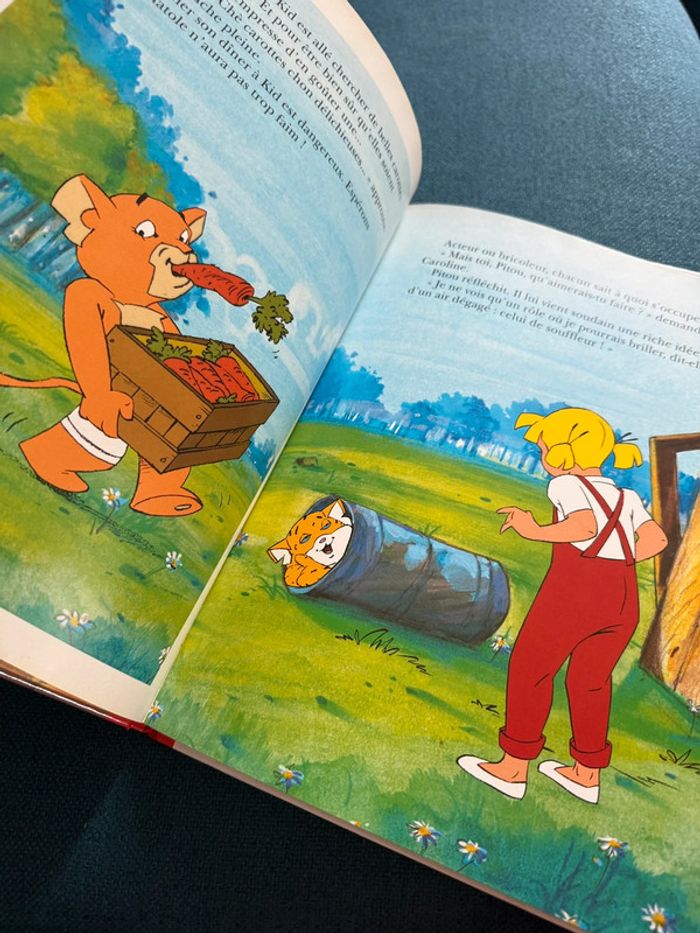 Grand livre album Caroline rouge et ses amis bd Drôle de Théâtre Hachette pierre probst - photo numéro 5