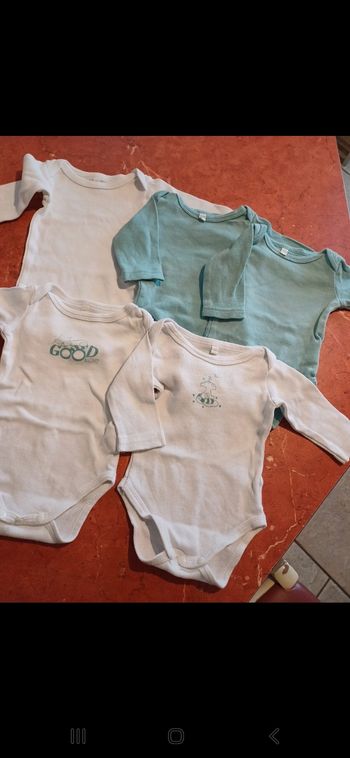 Lot de 5 bodies bébé taille 3 mois