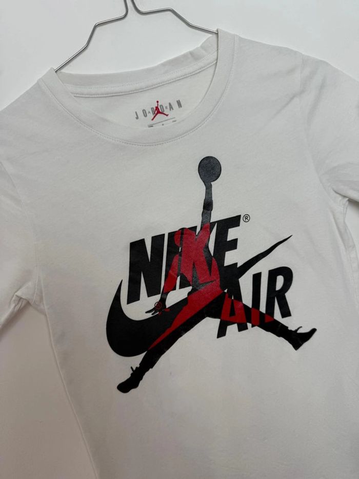 T-shirt Jordan Nike Air garçon 8-10 ans blanc super état - photo numéro 2