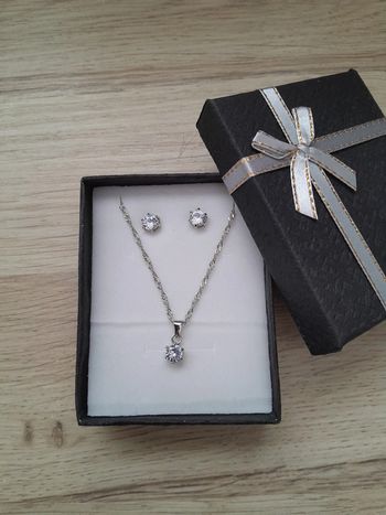 Parure, boucles d'oreilles + collier, argenté