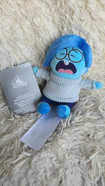 Peluche d'épaule disney aimanté vice versa tristesse disneyland paris - disney store