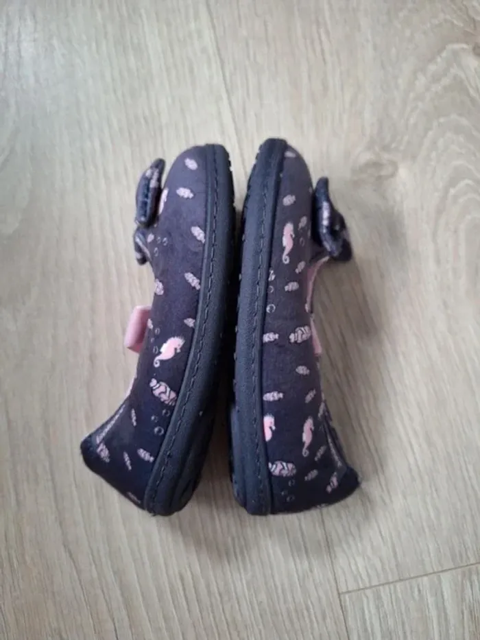 Chaussons fille Isotoner neufs pointure 28 - photo numéro 4