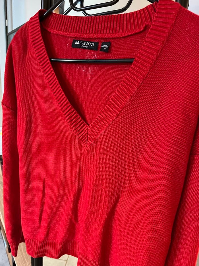 Pull col V rouge - photo numéro 2