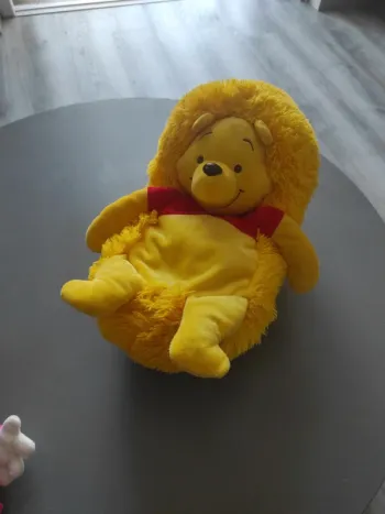 Peluche Winnie l'ourson Disney cali pets en parfait etat