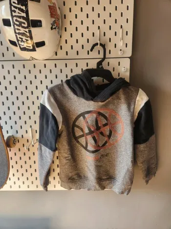 Sweat a capuche gemo