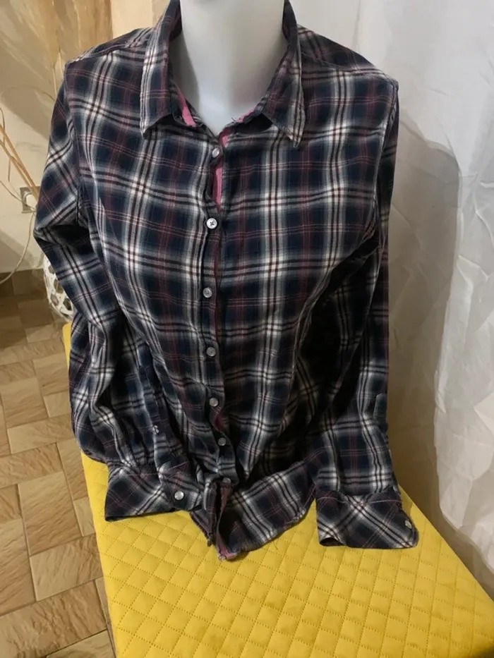 Chemise Saint James à carreaux taille 44 100%coton très bon état - photo numéro 2