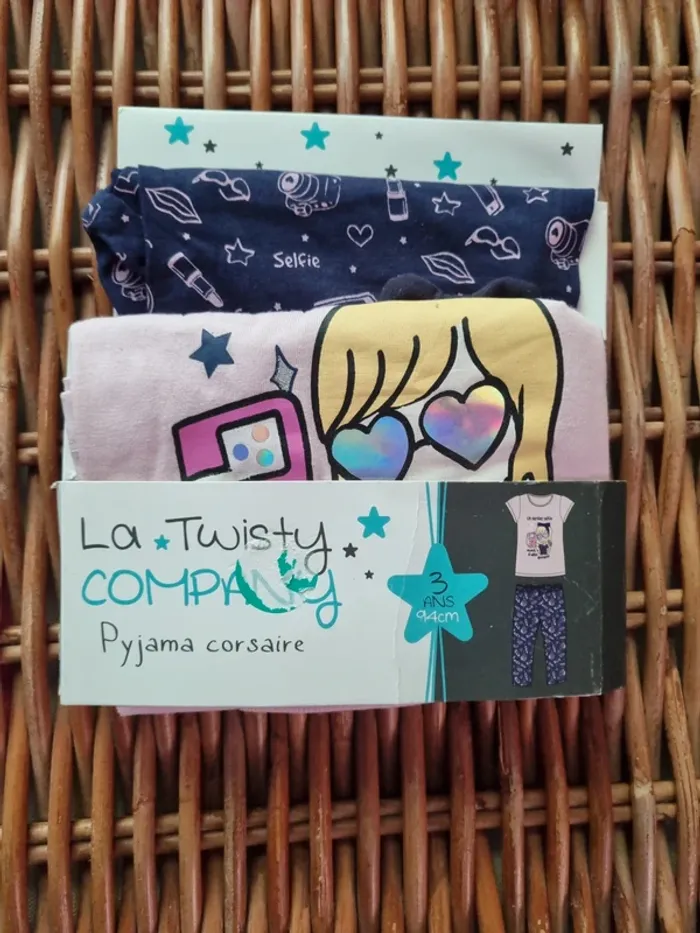 Lot de 2 pyjamas neufs fille 3 ans - photo numéro 4