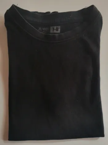 T shirt noir 7-8 ans