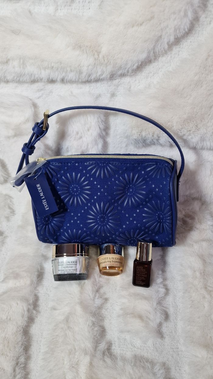 Pochette / Mini sac Estée Lauder + Set soin visage – NEUF - photo numéro 4