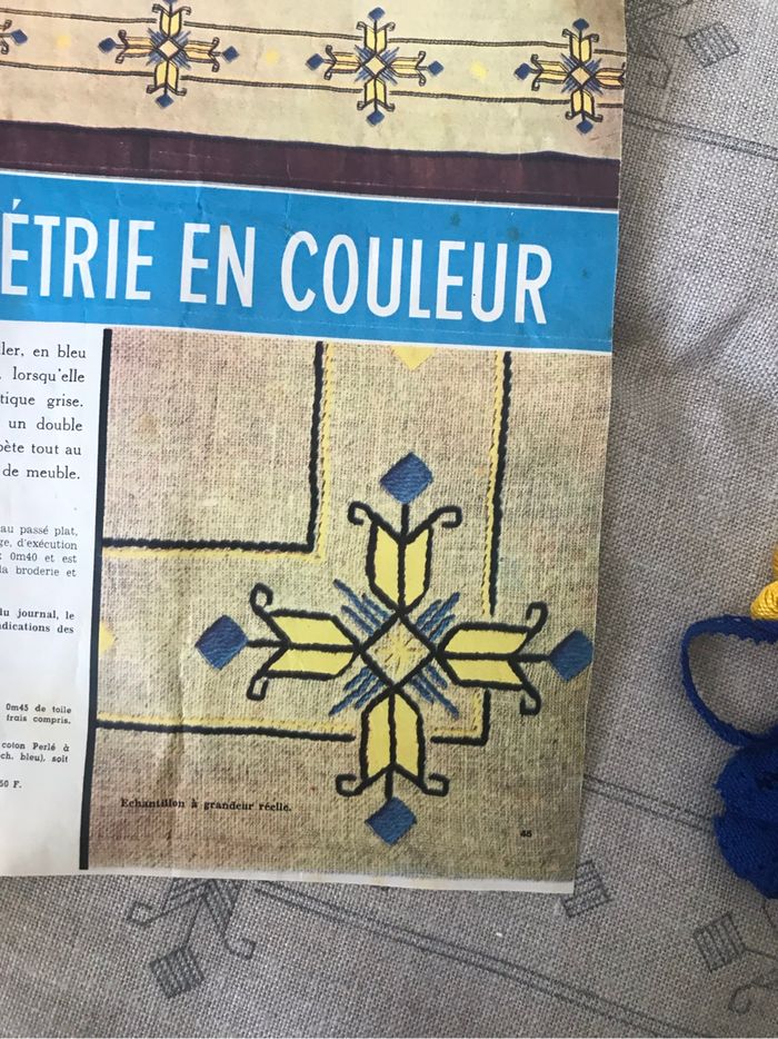 Chemin de table à broder - photo numéro 6