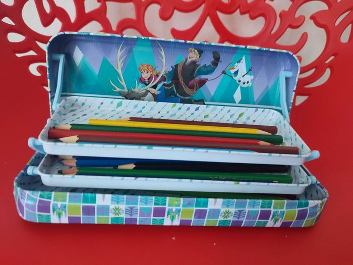 Boîte, trousse métal Reine des neiges - photo numéro 2