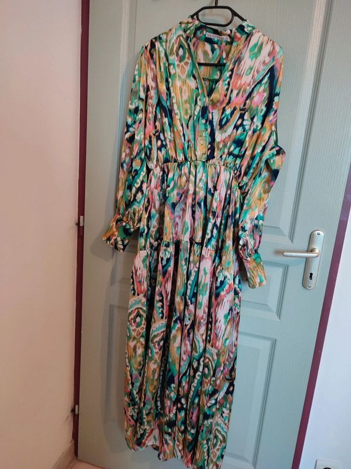 Robe longue satinée