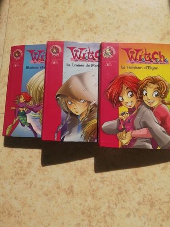 Lot de 3 livres      W. I. T. C. H