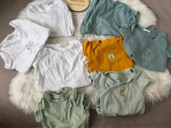 Lot de 8 bodies bébé – 3 mois 🤍👶