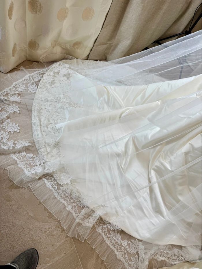 Robe de mariée neuve avec jupon gants et voile - photo numéro 12