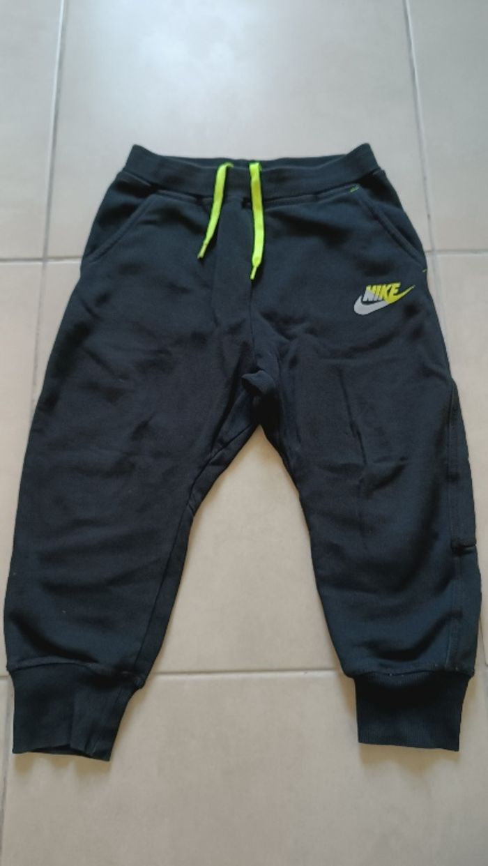 Jogging Nike 6 -8 ans