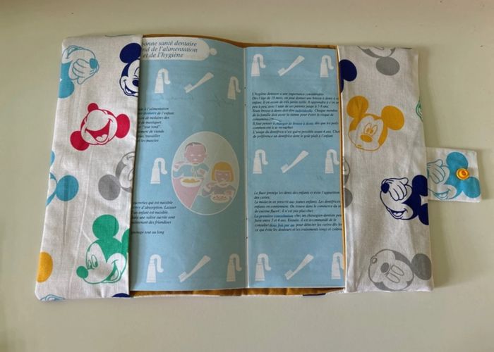 Protège carnet de santé thème Mickey - photo numéro 5