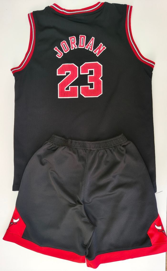 Maillot et short de basket Chicago jordan 23