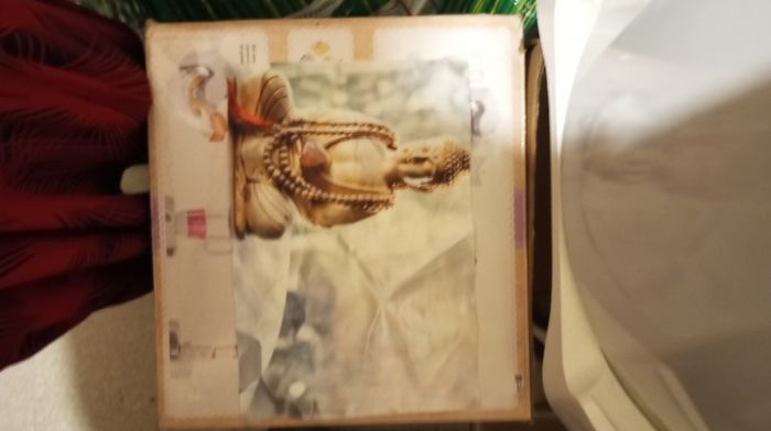 Lot de vêtements taille mix ado 11 vêtements taille unique 38 et articles au choix produits cosmétiques occasion date passer je savais pas où le jeter donc je fait les carton pour 25 euros - photo numéro 6