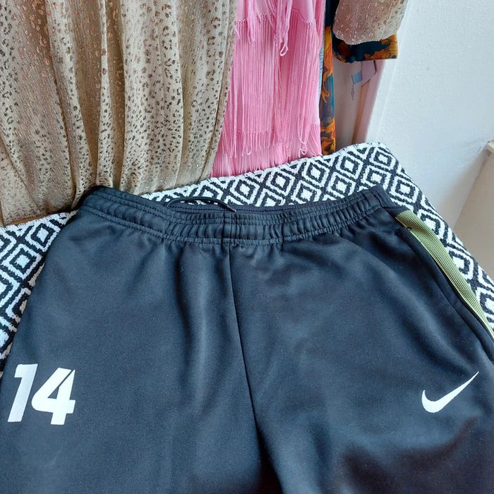 Pant jogging Nike taille M - photo numéro 2