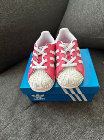 Basket neuve petite fille taille 25