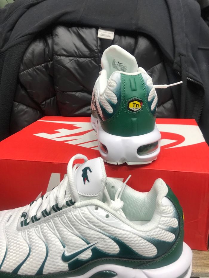 Tn Lacoste neuf jamais porte taille 45 - photo numéro 2