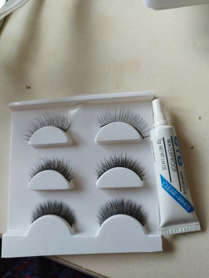 Faux cils