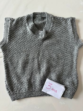 Boléro en laine fait main 3 ans