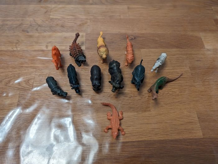 Lot de 12 animaux - photo numéro 2