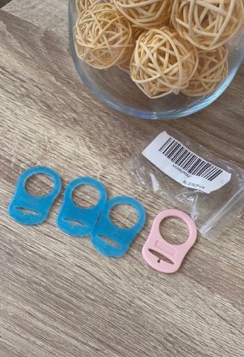 Lot 4 adaptateurs tétine