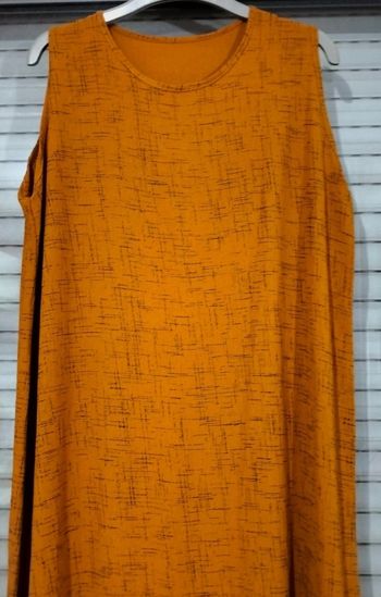 Robe longue sans manche en très bon état