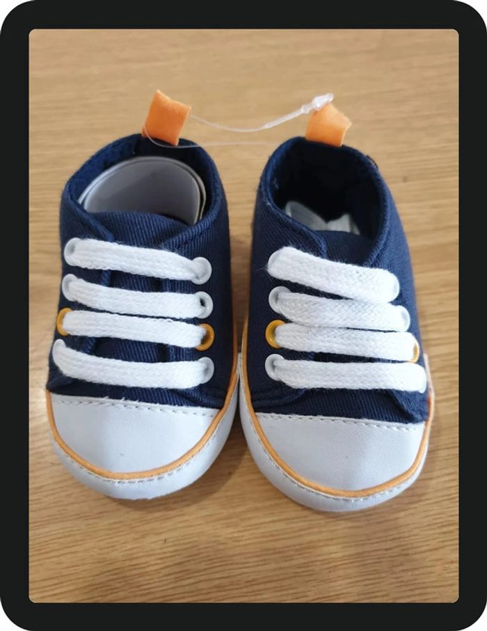 chausson Basket Bébé bleu/blanc/orange