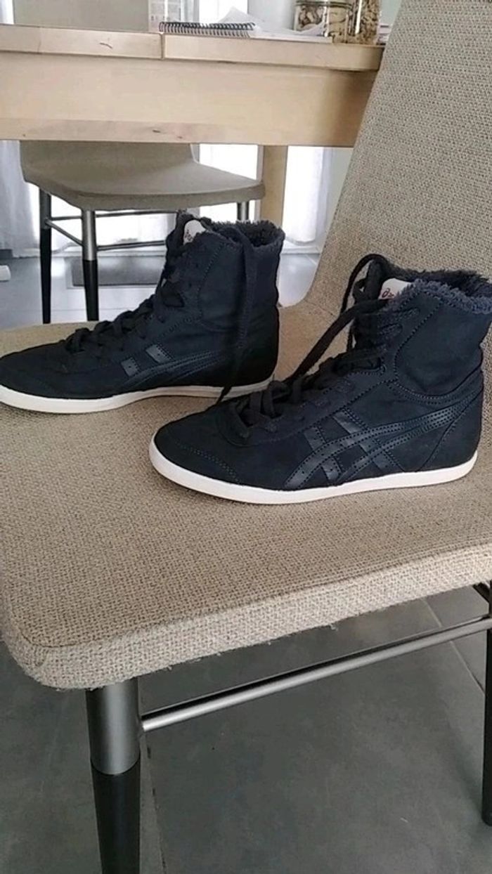 Baskets montantes asics bleu marine