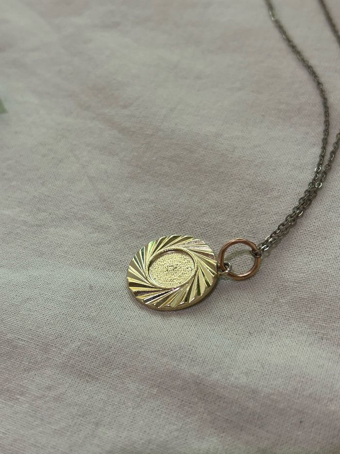 661 – collier doré avec rond - photo numéro 2